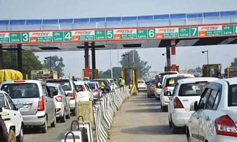 आज से इन एक्सप्रेसवे और हाईवे पर बढ़ेगा टोल टैक्स, जानिए नया रेट