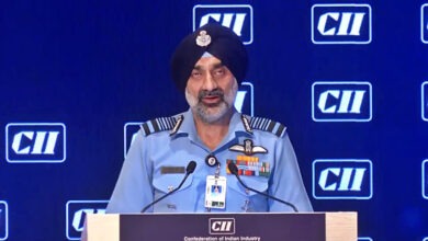 IAF प्रमुख ने रक्षा परियोजनाओं में देरी पर जताई चिंता, बोले: "एक भी परियोजना समय पर पूरी नहीं हुई"