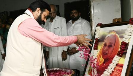 मुख्यमंत्री नायब सिंह सैनी ने पूर्व सीएम हुड्डा की भाभी के निधन पर दी श्रद्धांजलि