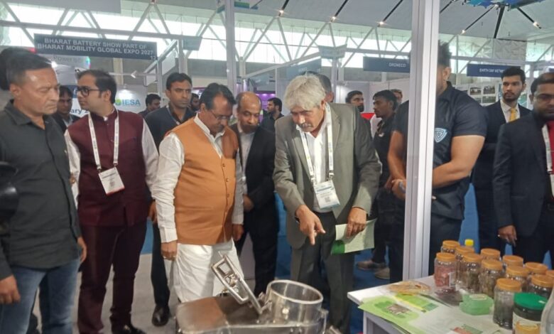 प्रगतिशील किसान धर्मवीर की अनोखी फूड प्रोसेसिंग मशीन ने इंडिया एनर्जी स्टोरेज वीक में बटोरी सुर्खियाँ