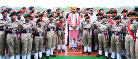 रोहतक में राज्य स्तरीय स्वतंत्रता दिवस समारोह में मुख्यमंत्री ने किया ध्वजारोहण