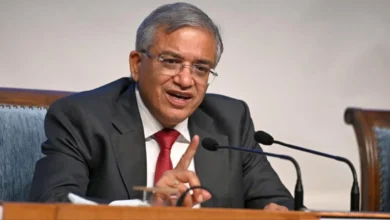 चुनाव आयोग का पलटवार
