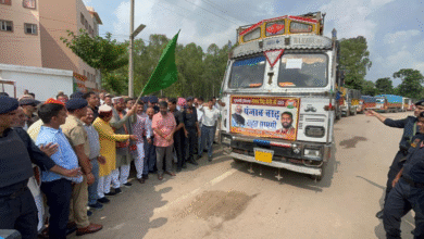 पंचकूला से CM नायब सिंह सैनी ने बाढ़ राहत सामग्री के 25 ट्रकों को दिखायी हरी झंडी, माता मनसा देवी मंदिर में की पूजा