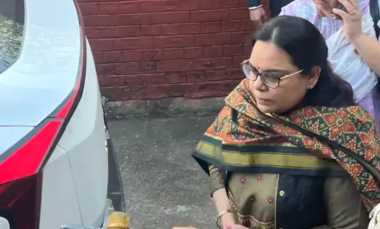 आईपीएस वाई पूरण कुमार आत्महत्या मामला: पत्नी IAS अमनीत पी. कुमार बोलीं - दोषियों पर होगी सख्त कार्रवाई