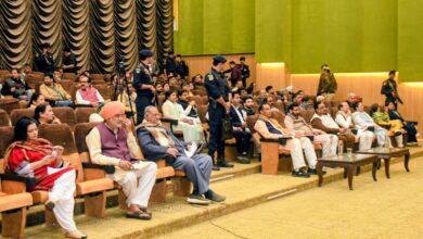 अमित शाह का संसद भाषण बड़ी स्क्रीन पर सुनते दिखे नायब सैनी